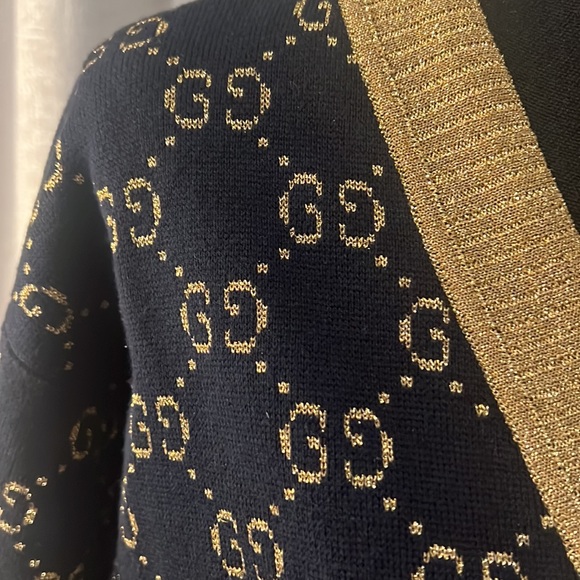 Gucci intarsia navy blue cardigan, gold metallic logo, thread, and trim - Picture 2 of 11